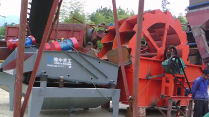 脫水篩生產(chǎn)現(xiàn)場 振動(dòng)篩 (56).jpg